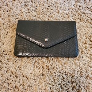 Black clutch